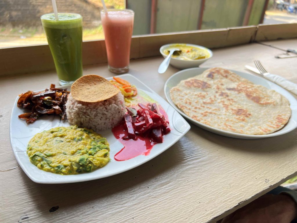 La gastronomía en Sri Lanka es realmente deliciosa y muy veg friendly. Con una variedad de currys de verduras espectaculares que se acompañan de arroz o rotis.
