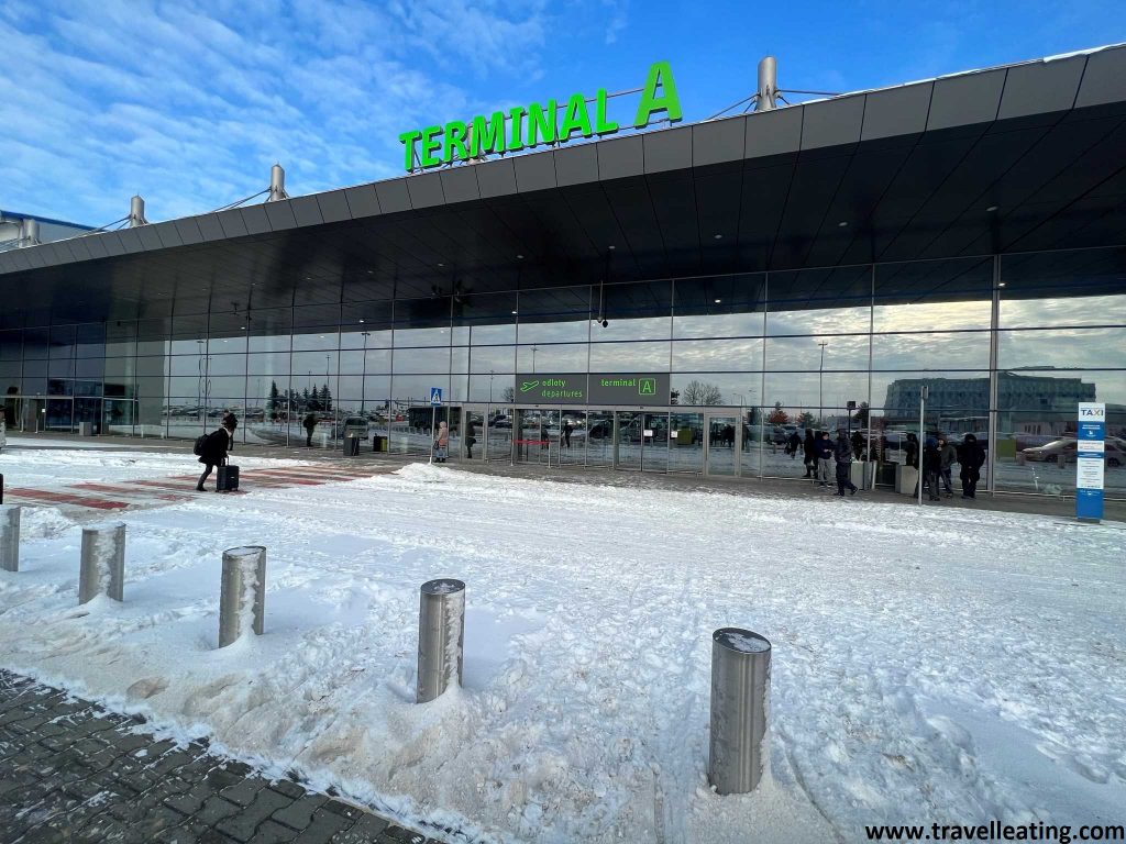 El aeropuerto de Katowice es uno de los aeropuertos más cercanos y por tanto más utilizados al viajar a Cracovia.