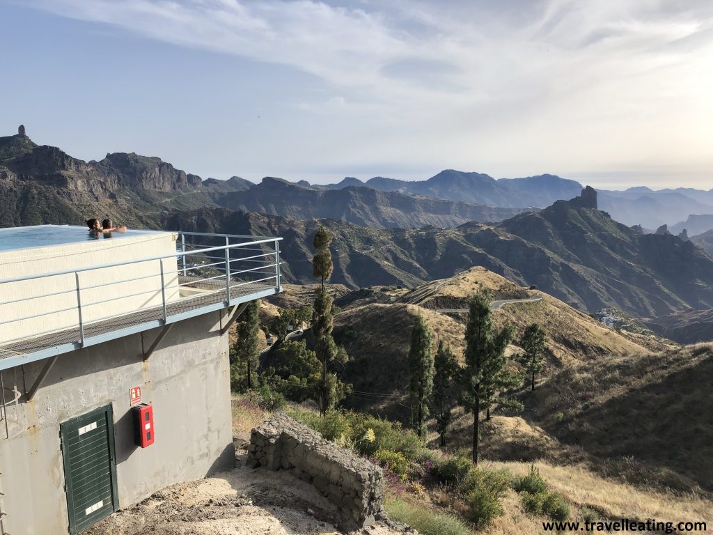 Piscina infinita con vistas a las cumbres de Gran Canaria, del Parador Cruz de Tejeda, uno de los hoteles más recomendados de Gran Canaria