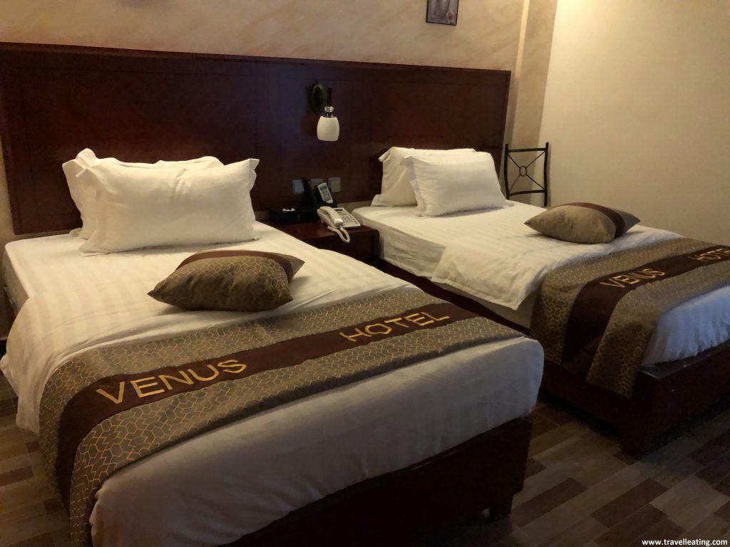 Habitación doble de uno de nuestros hoteles recomendados en Jordania, situado cerca de la entrada de Petra.