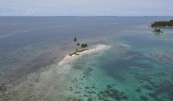 Isla paradisíaca de San Blas (Guia Yala) uno de los destinos imprescindibles a visitar al viajar a Panamá.