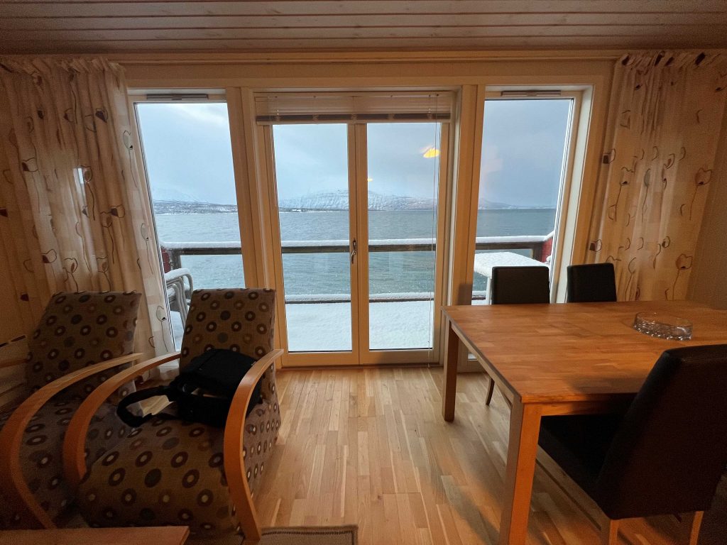 Nuestro apartamento con vistas al fiordo en el Malangen Resort.