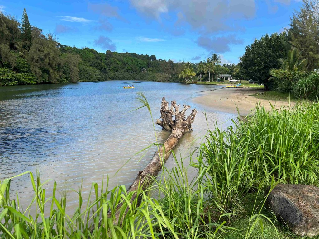 Río Hanalei, en el que se practica el kayak y el paddle surf