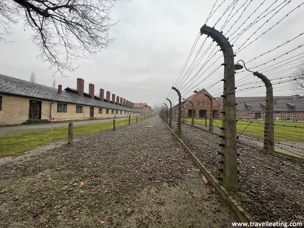 El campo de concentración de Auschwitz es uno de los lugares más visitados al viajar a Cracovia.