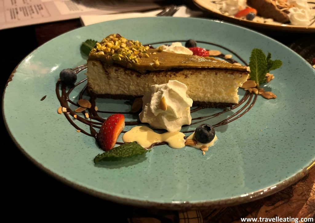 Cheesecake de pistachos, uno de los mejores postres del Starka. Uno de los restaurantes más recomendados en Cracovia para comer.