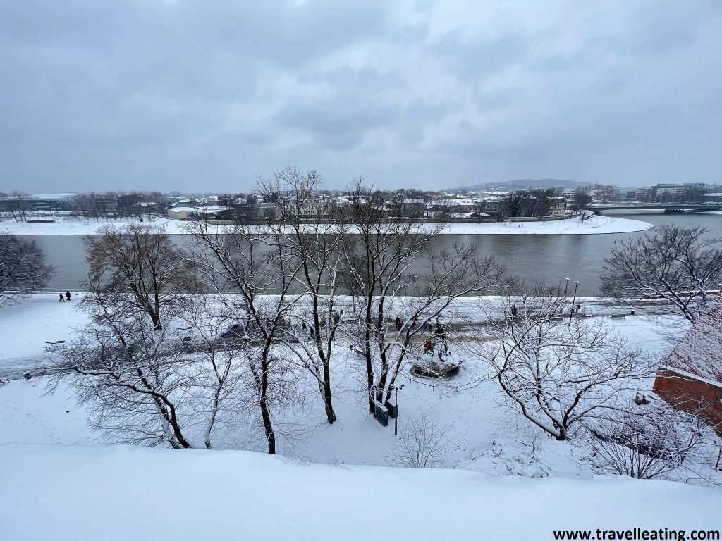 Las vistas del río Vístula desde el Castillo de Wawel son realmente impresionantes.