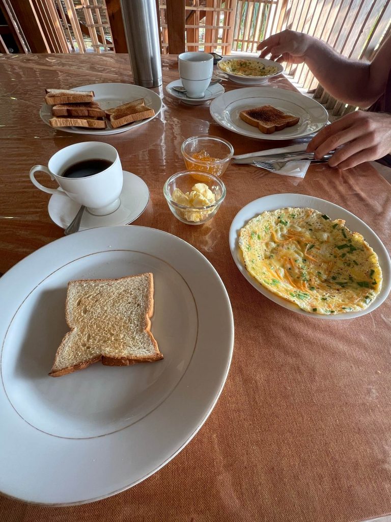 Desayuno completo del Sigiriya Paradise Inn.